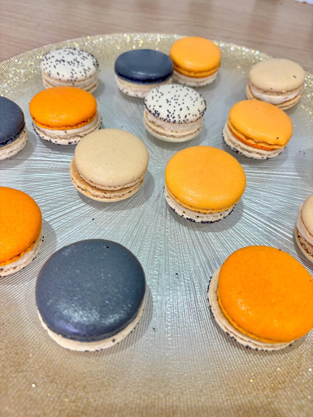 Macarons salés colorés